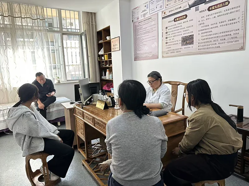 候诊区 · 患者等候